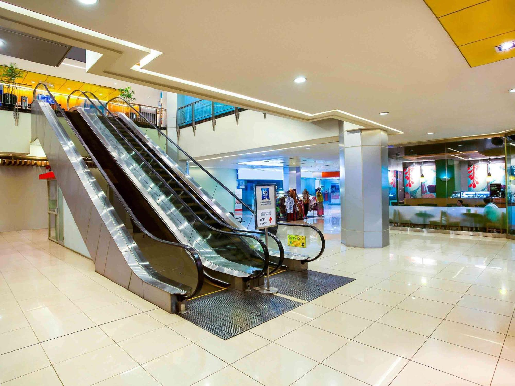 Ibis Budget Jakarta Menteng Jacarta Exterior foto