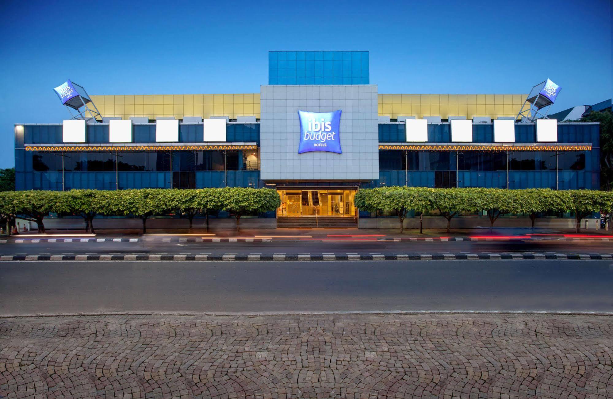 Ibis Budget Jakarta Menteng Jacarta Exterior foto