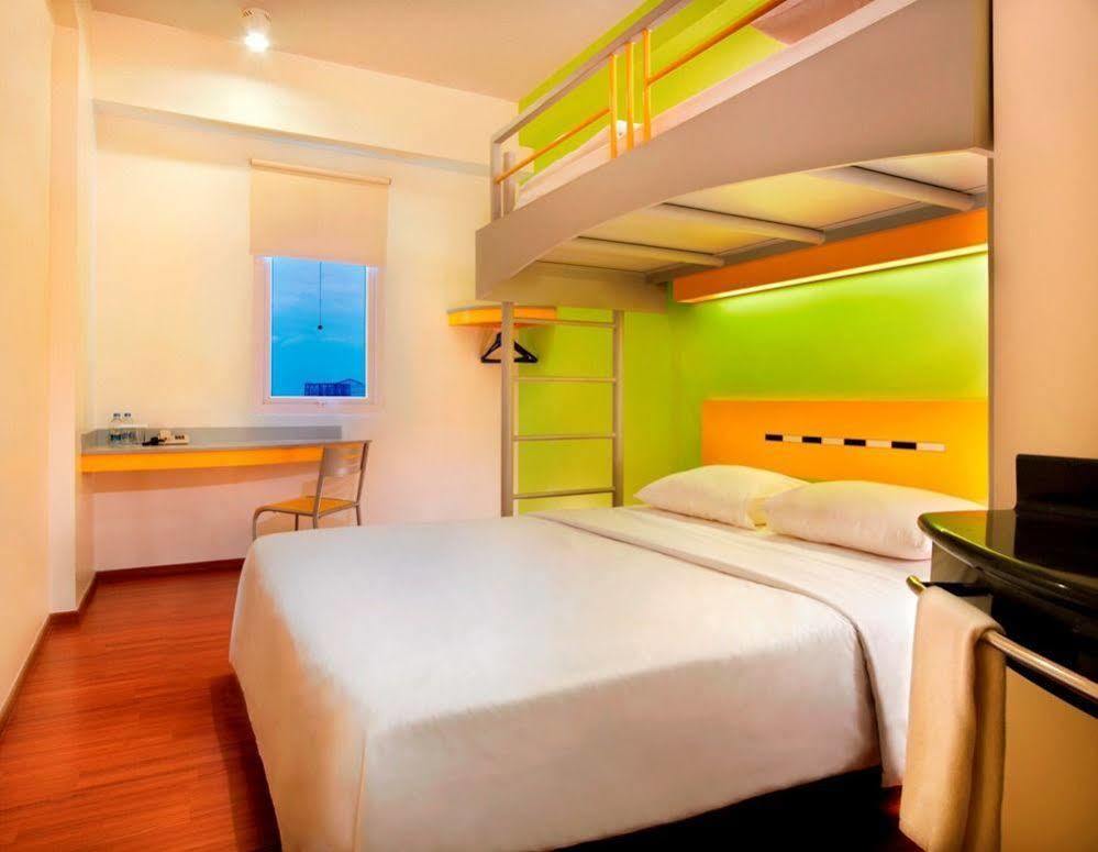Ibis Budget Jakarta Menteng Jacarta Exterior foto